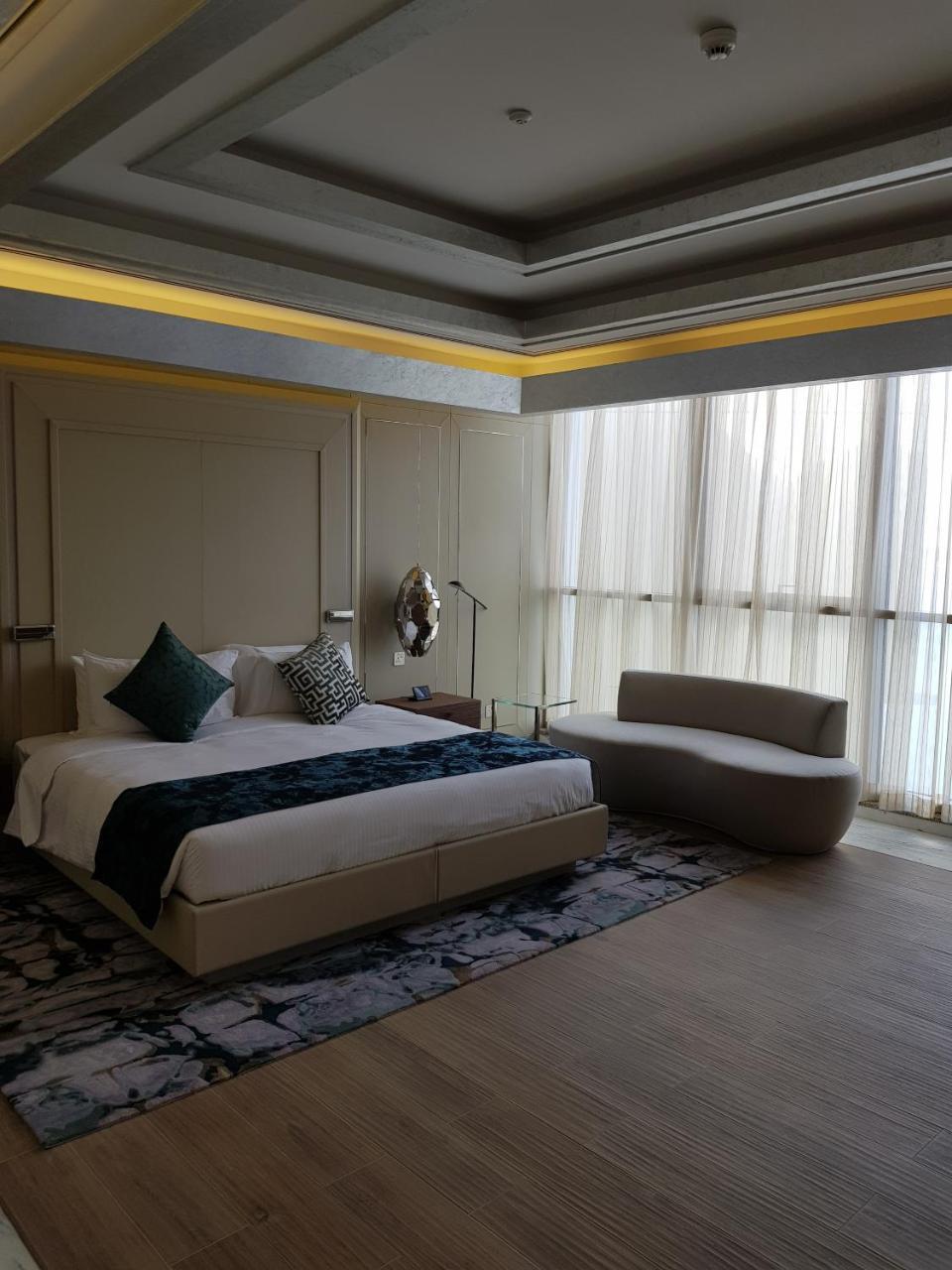 Royal M By Gewan